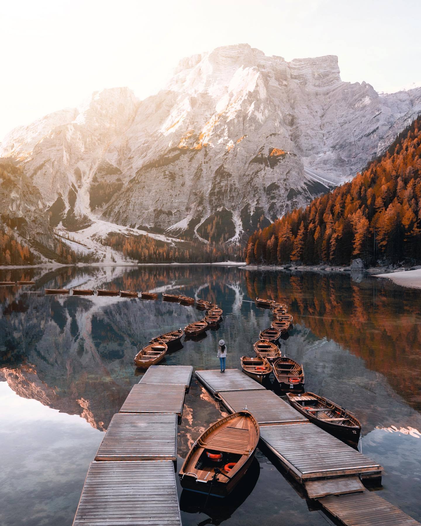 Lago di Braies осенью